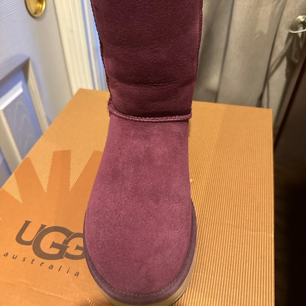 UGGS Boots Size 7 - Picture 5 of 6